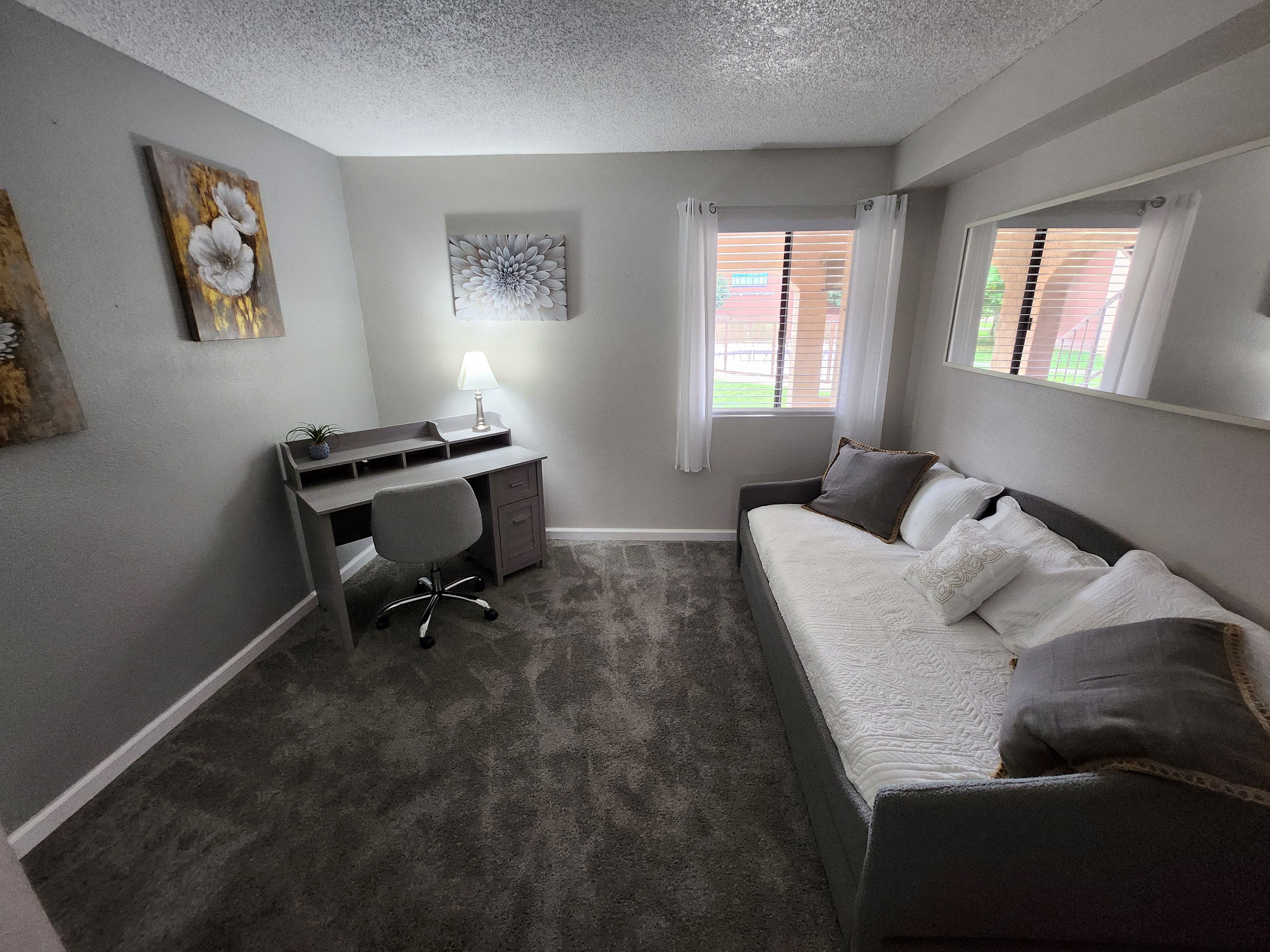 Heather Brook Apt photo 3